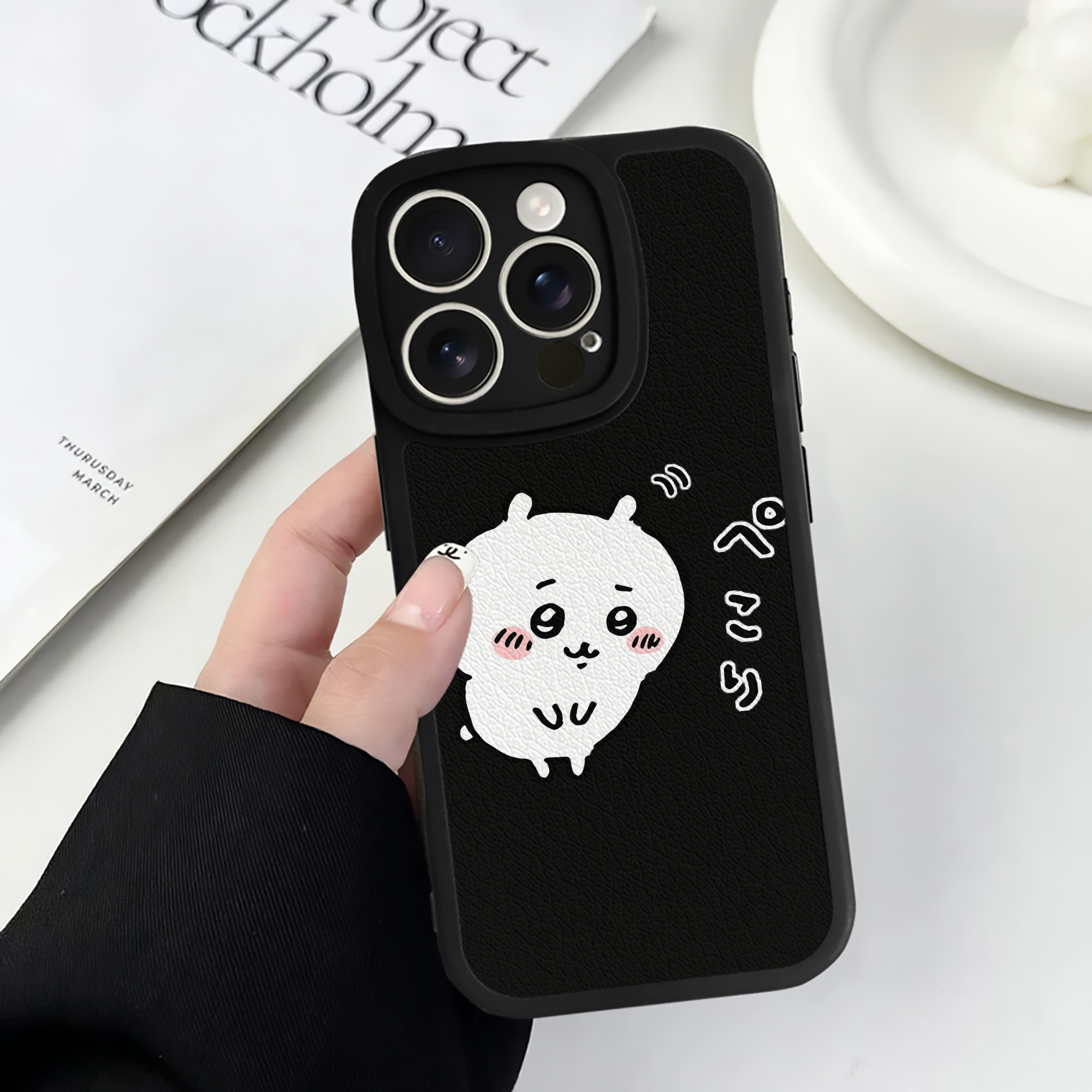 （画像用） ちいかわ ちいかわ Chii-kawa chiikawa 【iPhone 16シリーズ対応】シリコンスマホケース（レザー調） 材質：シリコン
